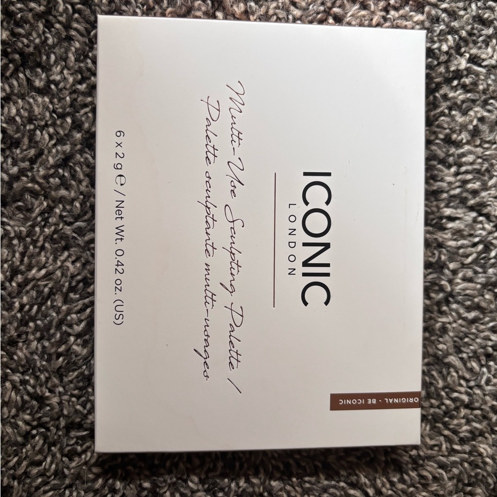 ICONIC London Sleek Silver Compact